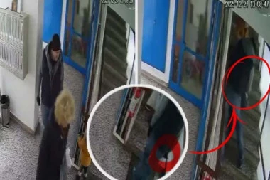 IMA UBODNE RANE I PO GLAVI! Poznato stanje žene izbodene u hodniku zgrade na Novom Beogradu! PLJAČKAŠ JE UMALO UBIO PRED OČIMA MALOG UNUKA! (UZNEMIRUJUĆI VIDEO)