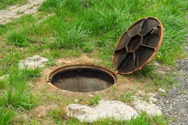 DETE (10) UPALO U ŠAHT! Užas u Bijeljini! JEDVA GA IZVUKLI!