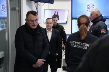 POČELA AKCIJA UKLANJANJA BOMBE SA GRADILIŠTA U BEOGRADU NA VODI! Oglasio se Dačić: Postoji opasnost po građane!