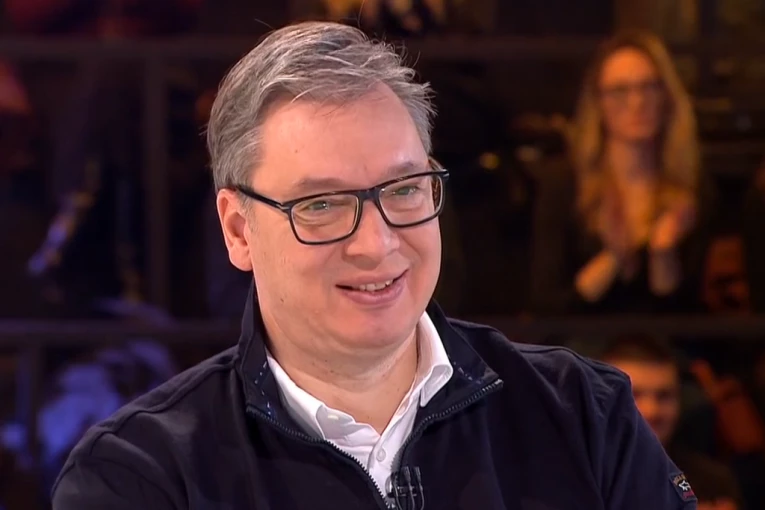 VUČIĆ GOST "HIT TVITA" NA TV PINK! Razgovor o svim važnim temama!