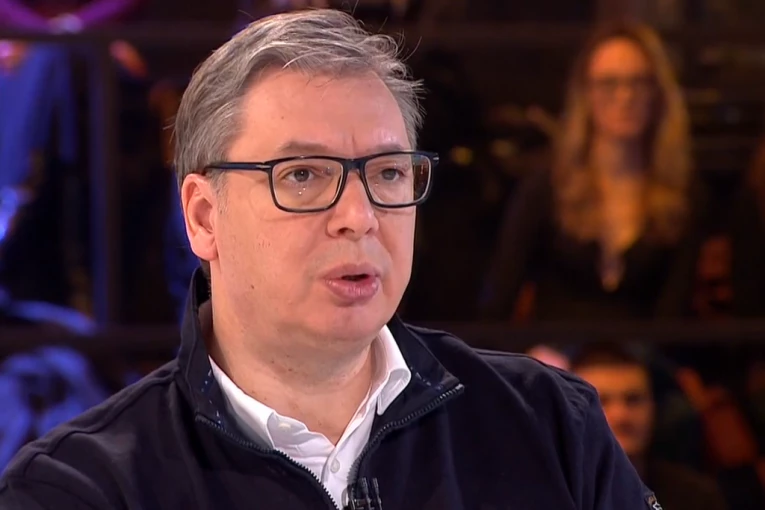 VUČIĆ RAZOBLIČIO JOŠ JEDNU LAŽ BLOKADERA! Ovako varaju narod kada govore "pogledajte kako su nas tek zadužili"