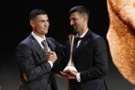 ŠOK-SNIMAK: Nakon što je uručio priznanje Novaku Đokoviću, Ronaldo učinio neshvatljivo! (VIDEO)