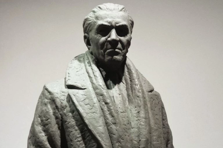 Inicijativa Gradske opštine Vračar: Crnjanski ponovo u Beogradu (FOTO)