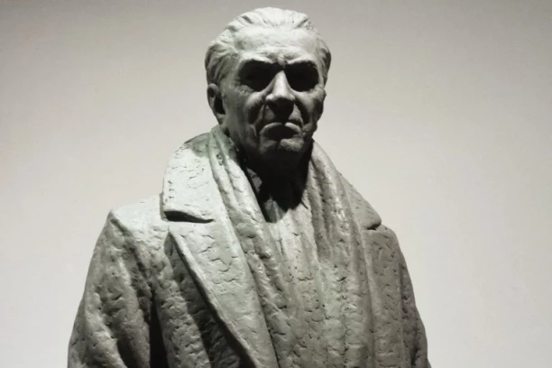 Inicijativa Gradske opštine Vračar: Crnjanski ponovo u Beogradu (FOTO)