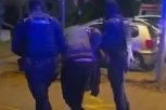 GLUMAC SE PREDAO POLICIJI! Optužen da je NEPRIMERENO DODIRIVAO DEČAKE, roditelji zabrinuti!