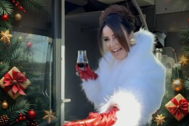 OTKRILA KAKAV ĆE DONJI VEŠ NOSITI TOKOM NAJLUĐE NOĆI! Višnja Petrović ŠOKIRALA sve u AUTOBUSU! (VIDEO)