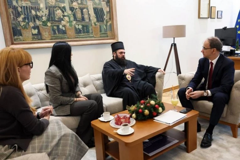 DRŽAVA UZ SVOJ NAROD: Premijer Macut sa vladikom Heruvimom o ključnim projektima za srpsku decu u Hrvatskoj (FOTO)