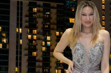 RADA MANOJLOVIĆ PODELILA INTIMU! Zbog OVOGA je u OGROMNOM PROBLEMU! Radi ove stvari kad niko ne gleda! ŠOK!