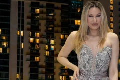 RADA MANOJLOVIĆ OTVORILA VRATA LUKS NEKRENTINE OD ČETVRT MILIONA! Pevačica pokazala ŠTA SE KRIJE u najekskluzivnijem delu stana - SVE PUCA OD BRENDOVA! (GALERIJA)