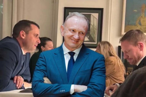 DRUŽE SE U KAFANI I NEŠTO U TAJNOSTI SMIŠLJAJU: NOVI POVERENIK ĐILASOV ČOVEK?! (FOTO)