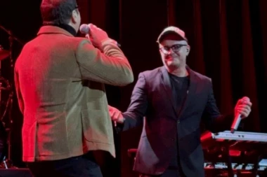 PUBLIKA U SUZAMA PEVA STIHOVE! Gost iznenađenja RASPLAKAO SALU - dve decenije Tropiko benda obeležio SPEKTAKL ZA PAMĆENJE! (VIDEO, GALERIJA)