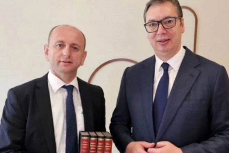 "BRANIO JE VOLJU NARODA ISKAZANU NA REFERENDUMU!" Oglasio se Vučić nakon hapšenja Milana Kneževića: Uvek sam bio uz prijatelje! (FOTO)