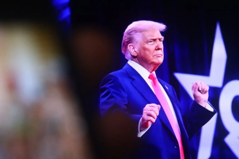 PAPIN BRAT KOD TRAMPA NA ŽURCI: Isplivao snimak iz Mar-a-Laga, Donald pred svima otkrio zašto mu je on najomiljeniji gost! (FOTO, VIDEO)