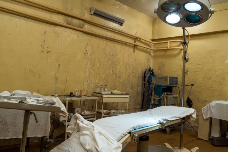 KRVAVI OBRED INICIJACIJE ODNEO 41 ŽIVOT! Zabranjivali im da piju vodu dok rane ne zarastu! Uhapšeni vlasnici ilegalnih škola i roditelji koji su lagali o uzrastu dece! (FOTO, VIDEO)