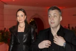 ŠTA JE URADILA JELENA TOMAŠEVIĆ NA KONCERTU LEXINGTON BENDA?! Šok, hitno sve zaustavljeno, pevač se obratio publici! (VIDEO)