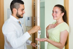 TRIK ZA KOJI AGENCIJE NE ŽELE DA ZNATE: Prodao kuću za skoro 100.000 EVRA VIŠE od ponude profesionalaca! Rekli su mu jednu cenu, a onda je preuzeo stvar u svoje ruke!