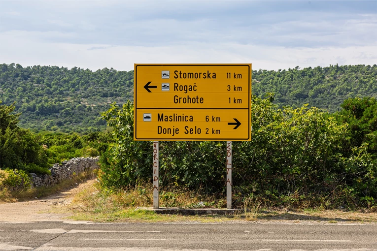 HILJADE LJUDI U ŠOKU ZBOG NAZIVA HRVATSKIH MESTA! Stranac pokušao da ih izgovori, pa poručio: "Nisam verovao šta ovi nazivi znače na engleskom!" (VIDEO)
