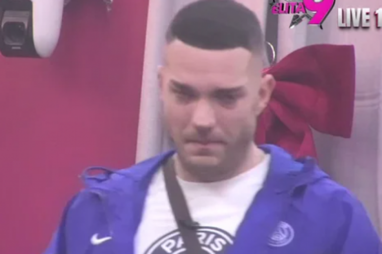 Anđelo Ranković plače