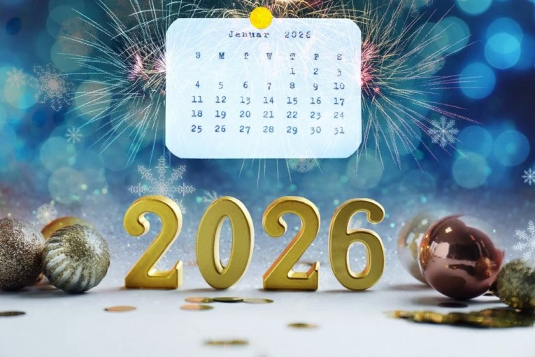 ČIM KROČITE U 2026. IDETE NA MINI-ODMOR! Detaljan kalendar NERADNIH DANA, biće najviše produženih vikenda do sad