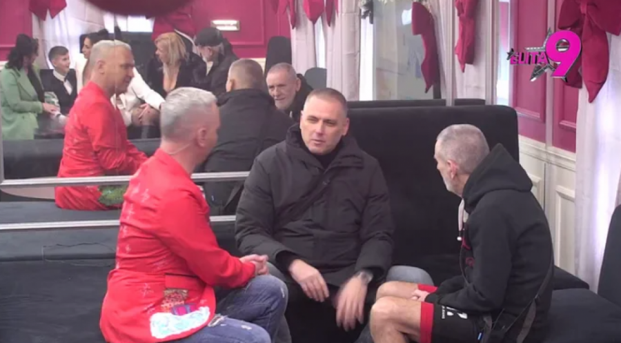 MIĆI SAOPŠTENJE VESTI O ZDRAVSTVENOM STANJU ČLANOVA PORODICE: Samo mu je prijatelj ušao u rijaliti (VIDEO)