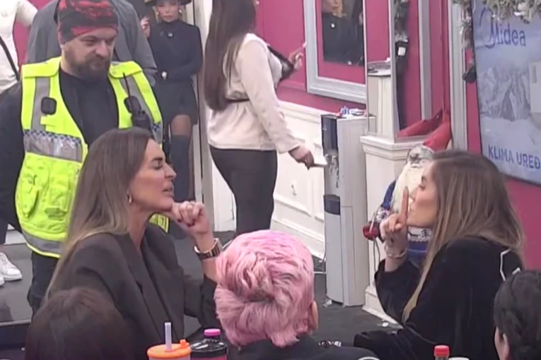 ANA ČURČIĆ NASRNULA NA KAČAVENDU! Susret koji se čekao GODINAMA: Moraćeš da skineš svoje prezime, KLOŠARKO!