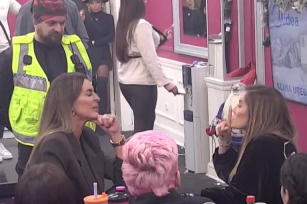 ANA ČURČIĆ NASRNULA NA KAČAVENDU! Susret koji se čekao GODINAMA: Moraćeš da skineš svoje prezime, KLOŠARKO!