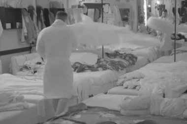 TERZA NAPRAVIO KRŠ I LOM U ELITI: Pobacao Sofijine stvari, nije mogao da se OBUZDA!