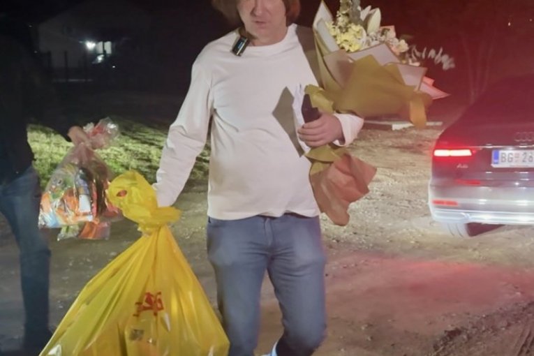 Željko Mitrović posetio porodicu