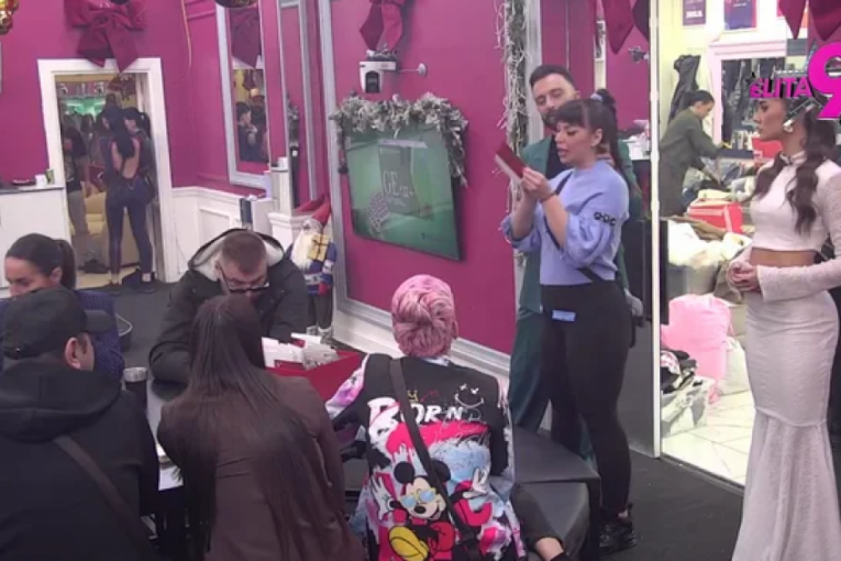 Miljana čita čestitke