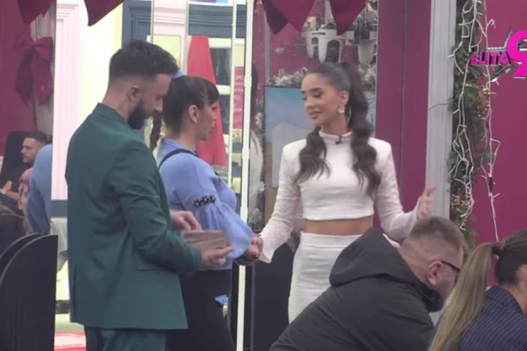 Miljana čita čestitke