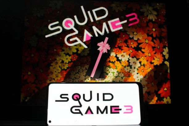 DETE OPONAŠALO SCENU IZ "SKVID GEJMA", PA UMRLO! Horor nad hororima - roditelji ga našli na stepenicama!