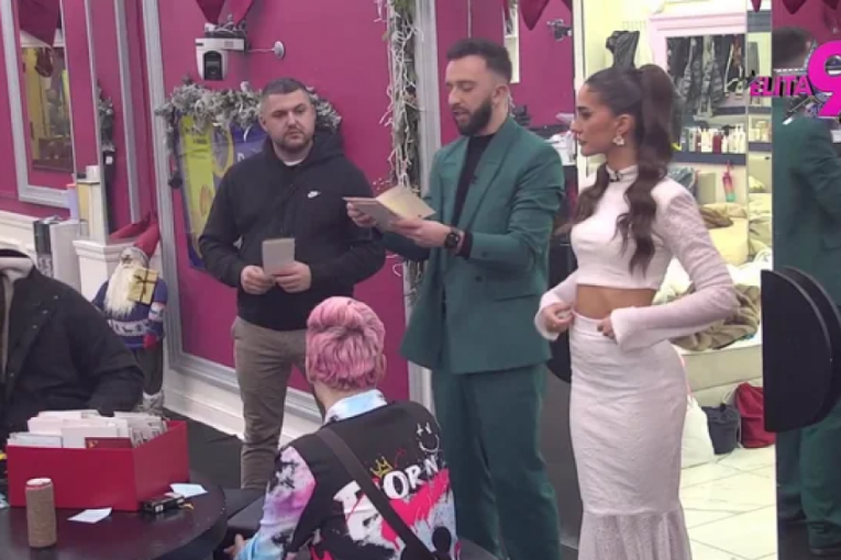 Pokloni za Aneli i Asmina