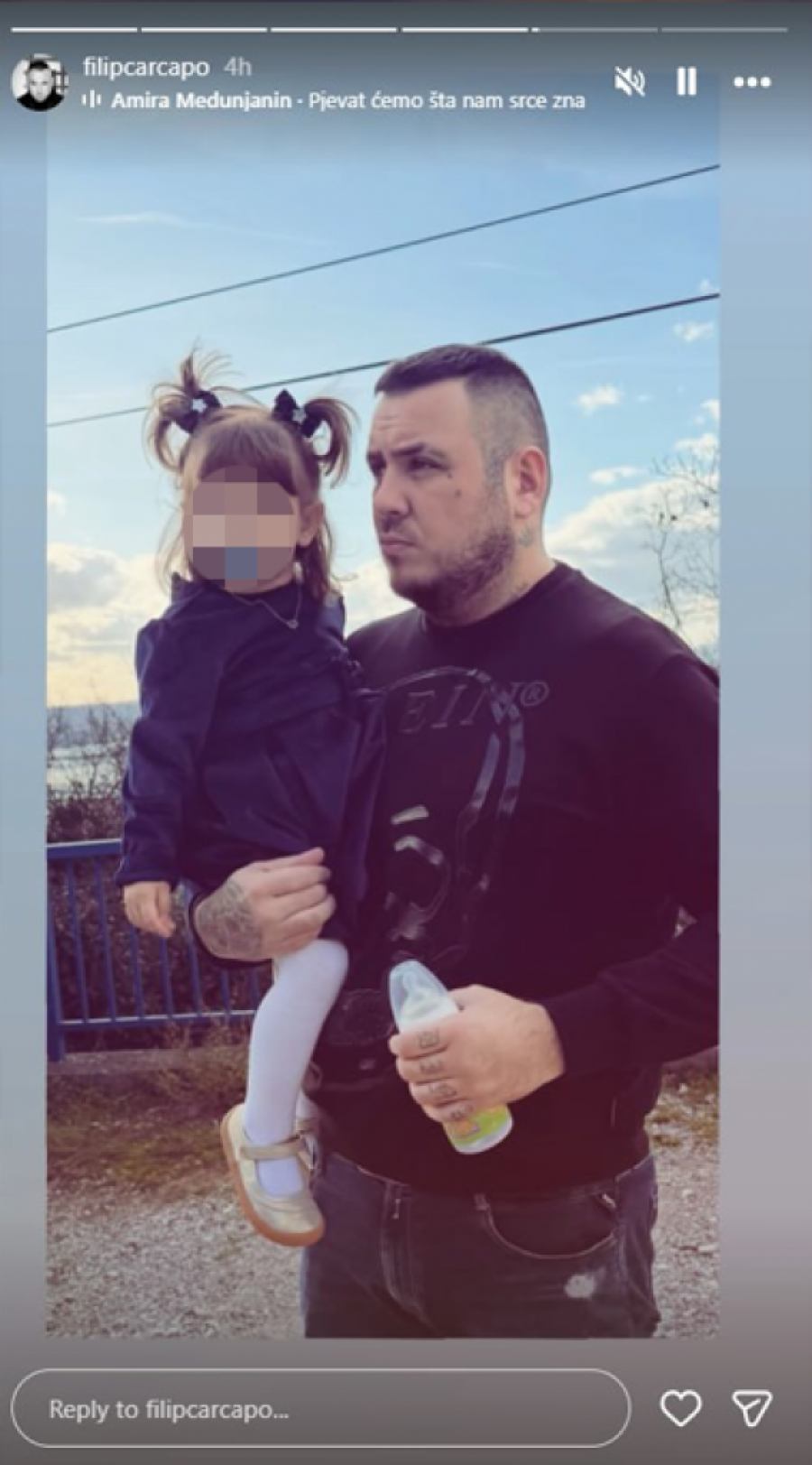 OVAKO CAR UŽIVA S ĆERKOM DOK JE ALEKS U DUBAIJU! Sve rastopio prizor iz njegovog doma!