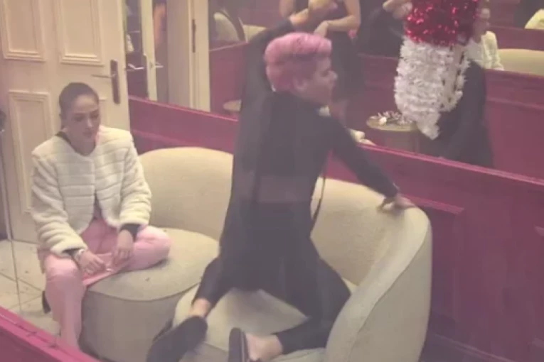 GLEDATE NA SOPSTVENU ODGOVORNOST! Snimak iz Elite srušio internet - DA LI JE OVO REALNO?! (FOTO)