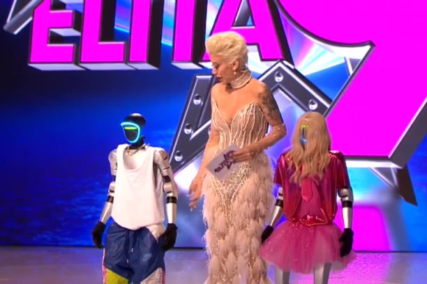 KARAMBOL NA POČETKU "ELITOVIZIJE": Robot Toša našao devojku, pa krenuo da MUVA Dušicu - Biserka mu napravila LJUBOMORNU SCENU! (VIDEO)