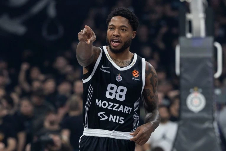 SAPUNICA SE NASTAVLJA! Tajrik Džons ovim potezom dodatno iznervirao grobare - ŠTA SE DEŠAVA?