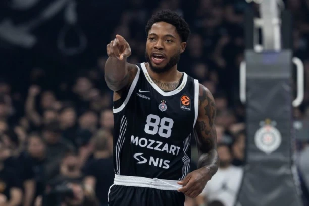 SAPUNICA SE NASTAVLJA! Tajrik Džons ovim potezom dodatno iznervirao grobare - ŠTA SE DEŠAVA?