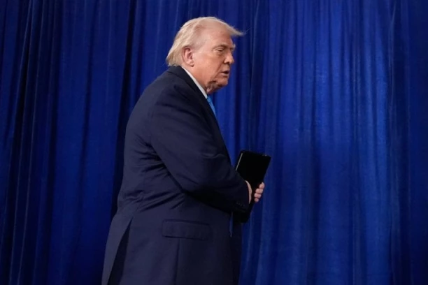 ISTORIJSKI POTRES U VAŠINGTONU, AMERIČKI SENAT DONEO VAŽNU ODLUKU! Tramp na korak od provalije - Najbliži saradnici mu zabili NOŽ U LEĐA (FOTO, VIDEO)