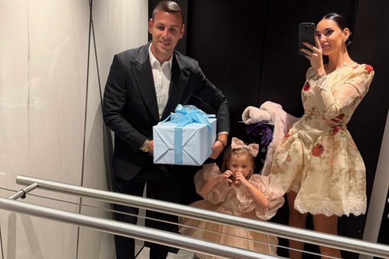 Kaća, Katja i Gobelja