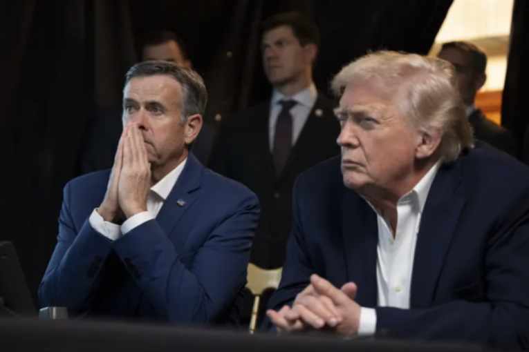 Donald Tramp prati situaciju