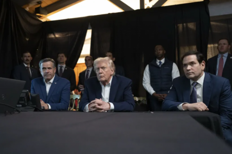 Donald Tramp prati situaciju