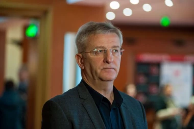 EVO ŠTA SE DEŠAVA SA PORODICOM BRANIMIRA BRSTINE: Stigle vesti o deci hospitalizovanog glumca, porodicu je želeo da sačuva od svega!