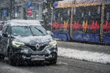 HITNO OGLAŠAVANJE IZ GSP! Sneg napravio haos, ovi delovi Beograda su u totalnom zastoju! Trolejbusi stoje, autobusi proklizavaju!