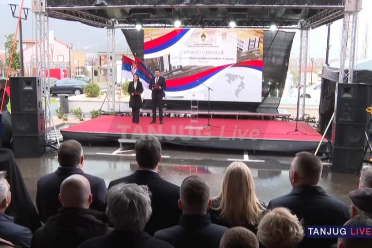 VUČIĆ U OBILASKU REPUBLIKE SRPSKE: Predsednik Srbije nakon posete manastira u Mostaru otvara bolnicu u Trebinju!