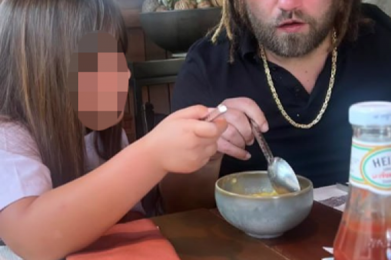 Rasta sa ćerkom Tarom