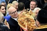 "BOŽIĆ JE DAN KADA JE VEČNOST UŠLA U VREME!" Miloš Vučević čestitao svim vernicima najradosniji praznik!