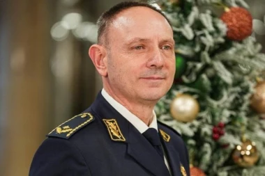 Božićna čestitka direktora policije: Mir, sloga i bezbednost temelj su Srbije!