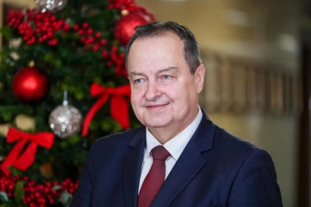 Ministar Dačić uputio čestitke povodom Božića: Vrednosti vere, zajedništva i poštovanja!