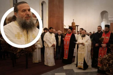 BADNJE VEČE NA TAŠMAJDANU: Arhimandrit Vasilije Kostić služio u crkvi Svetog Marka (VIDEO)