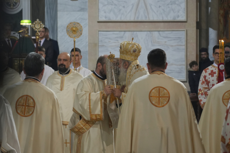 Ponoćna božićna liturgija u Hramu Svetog Save